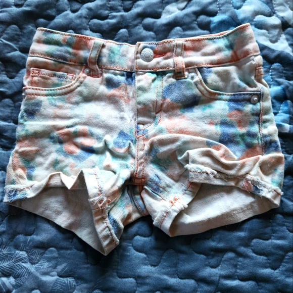 Girls levi tie dye short - Picture 1 of 6
